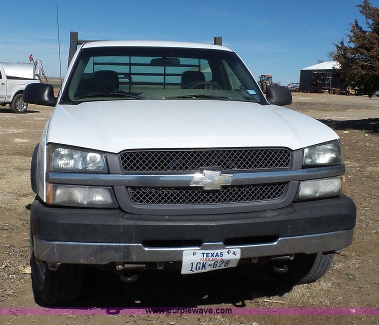 image for item J1272 2003 Chevrolet Silverado 2500HD pickup truck