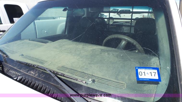 image for item J1272 2003 Chevrolet Silverado 2500HD pickup truck