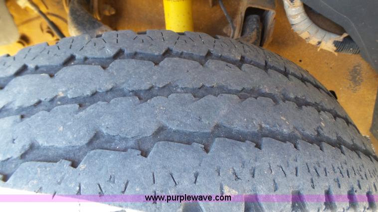 image for item J1272 2003 Chevrolet Silverado 2500HD pickup truck