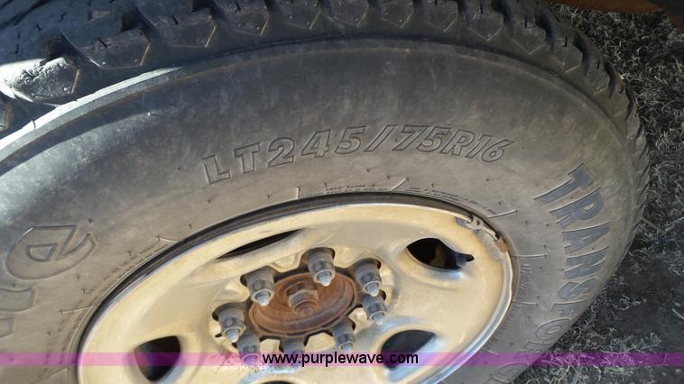 image for item J1272 2003 Chevrolet Silverado 2500HD pickup truck