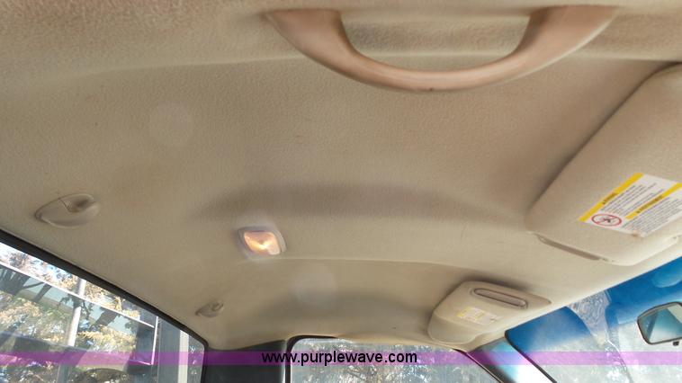 image for item J1272 2003 Chevrolet Silverado 2500HD pickup truck