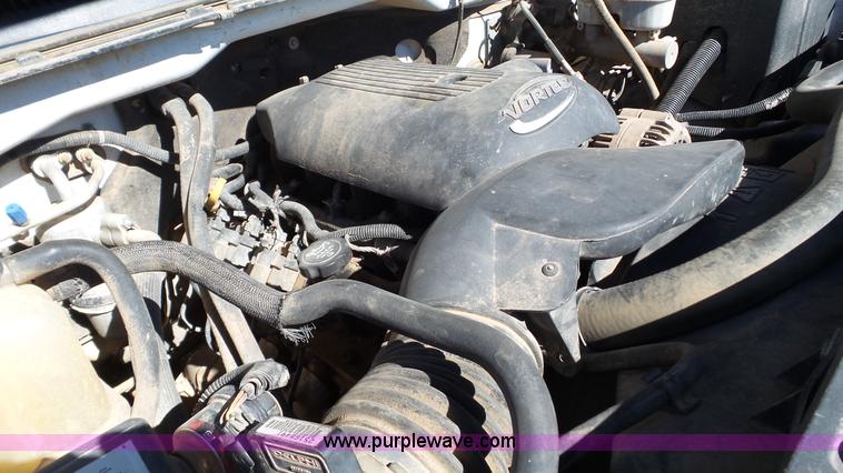 image for item J1272 2003 Chevrolet Silverado 2500HD pickup truck