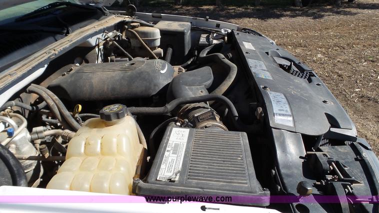 image for item J1272 2003 Chevrolet Silverado 2500HD pickup truck