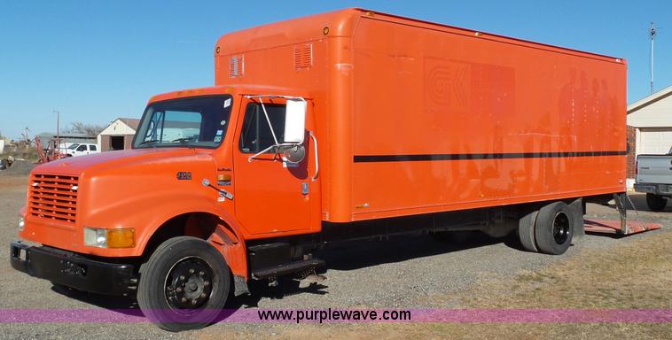image for item J1303 2000 International 4700 box truck