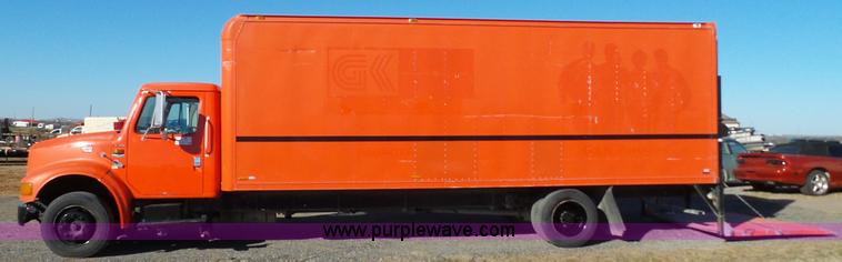 image for item J1303 2000 International 4700 box truck