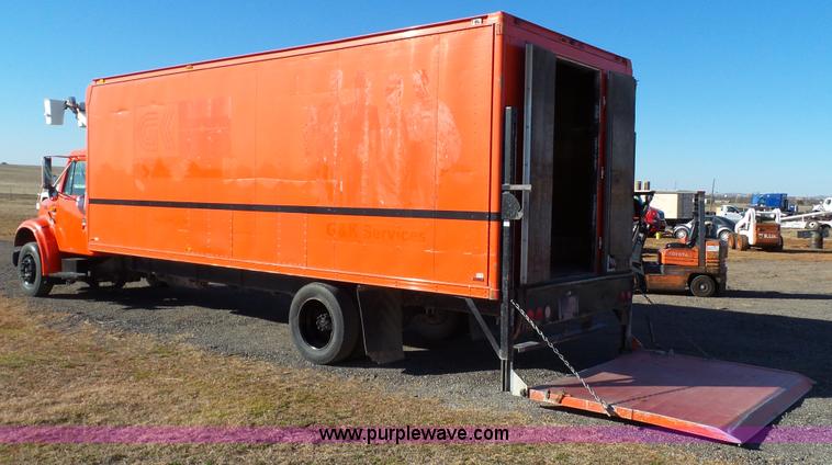 image for item J1303 2000 International 4700 box truck