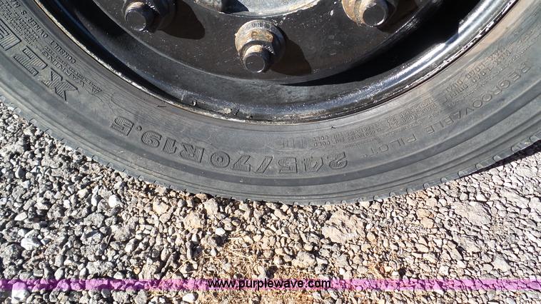 image for item J1303 2000 International 4700 box truck