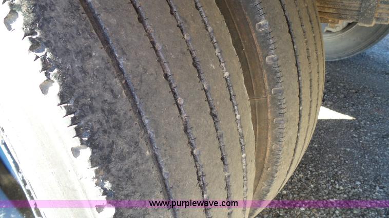 image for item J1303 2000 International 4700 box truck