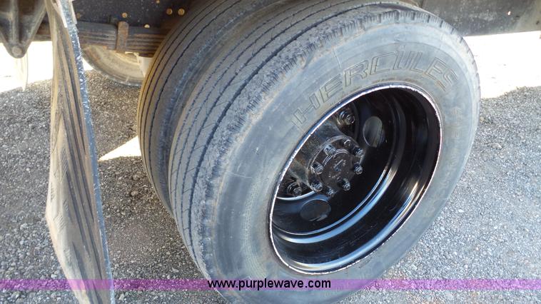 image for item J1303 2000 International 4700 box truck