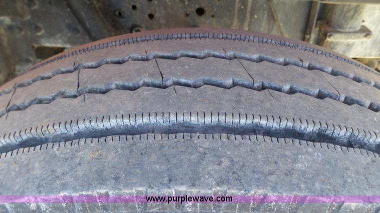 image for item J1303 2000 International 4700 box truck