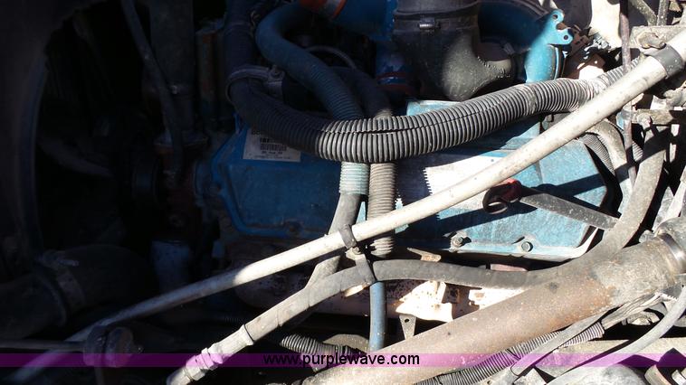 image for item J1303 2000 International 4700 box truck