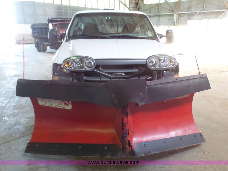 image for item J4690 2004 Ford F350 Super Duty pickup truck