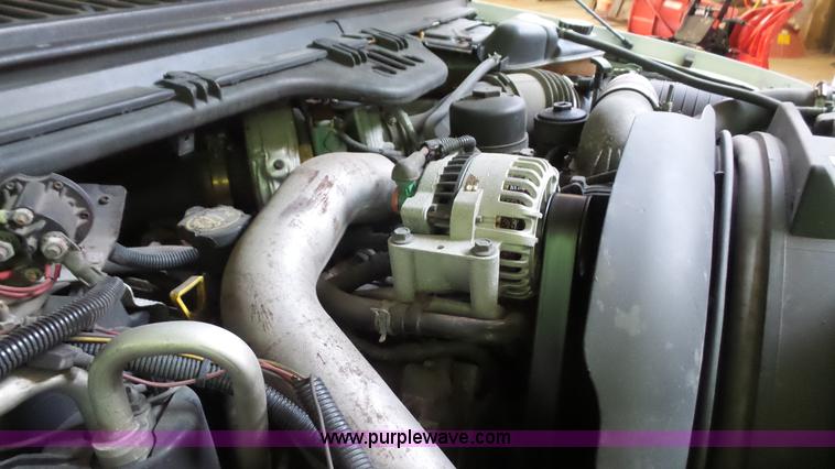 image for item J4690 2004 Ford F350 Super Duty pickup truck