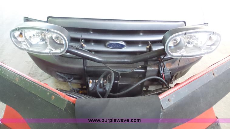 image for item J4690 2004 Ford F350 Super Duty pickup truck