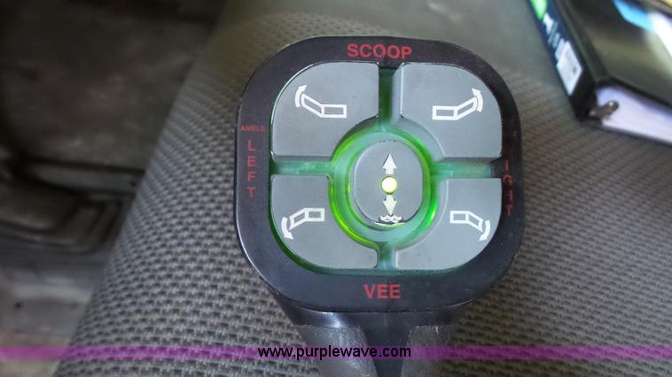 image for item J4690 2004 Ford F350 Super Duty pickup truck