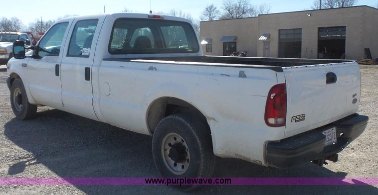 image for item J4711 2001 Ford F250 Super Duty Crew Cab pickup truck