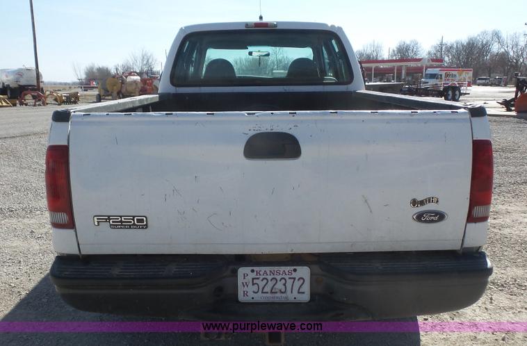 image for item J4711 2001 Ford F250 Super Duty Crew Cab pickup truck