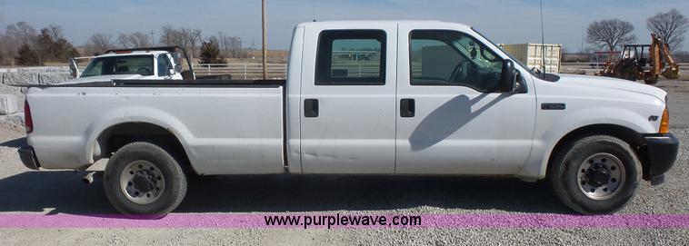 image for item J4711 2001 Ford F250 Super Duty Crew Cab pickup truck