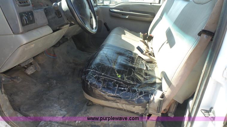 image for item J4711 2001 Ford F250 Super Duty Crew Cab pickup truck