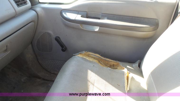 image for item J4711 2001 Ford F250 Super Duty Crew Cab pickup truck