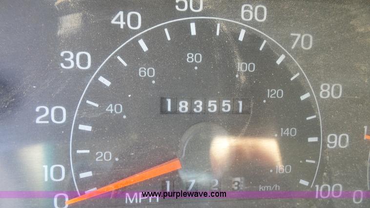 image for item J4711 2001 Ford F250 Super Duty Crew Cab pickup truck