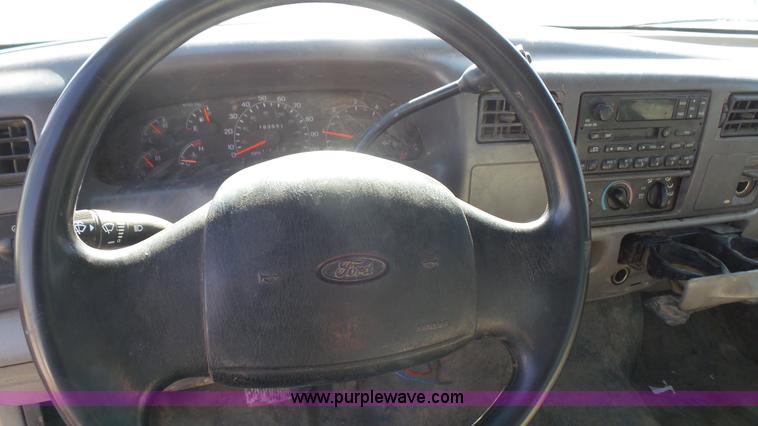 image for item J4711 2001 Ford F250 Super Duty Crew Cab pickup truck