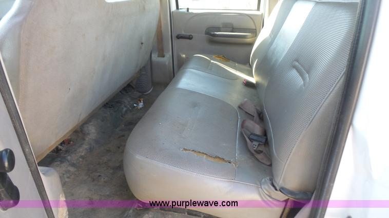 image for item J4711 2001 Ford F250 Super Duty Crew Cab pickup truck