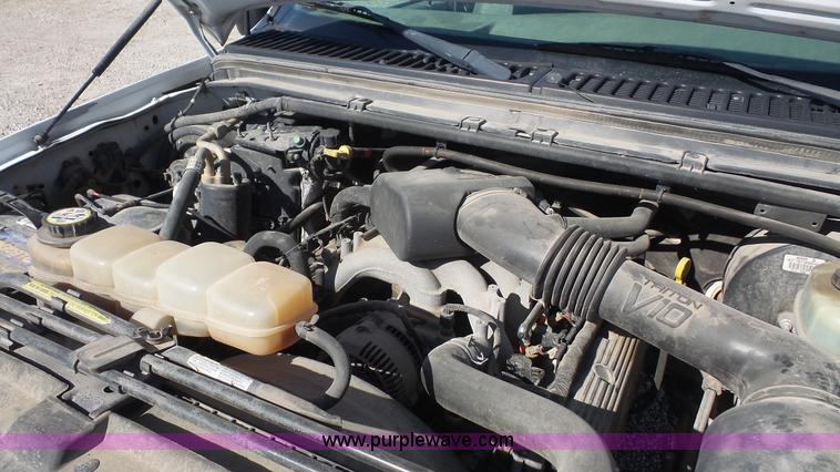 image for item J4711 2001 Ford F250 Super Duty Crew Cab pickup truck