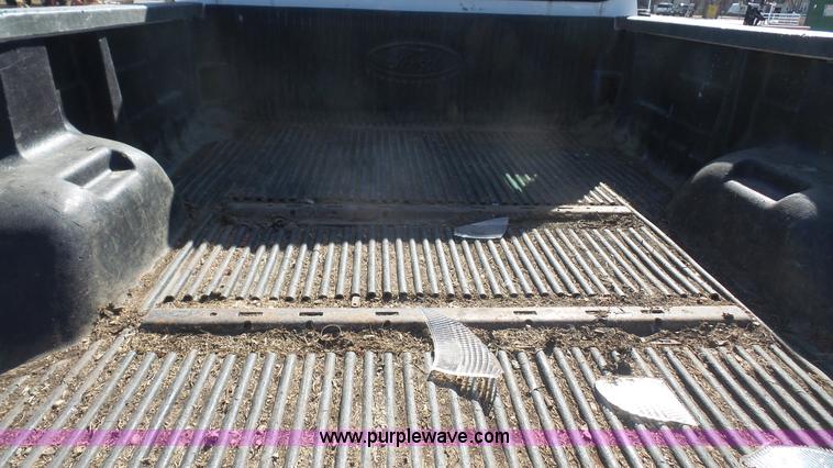 image for item J4711 2001 Ford F250 Super Duty Crew Cab pickup truck