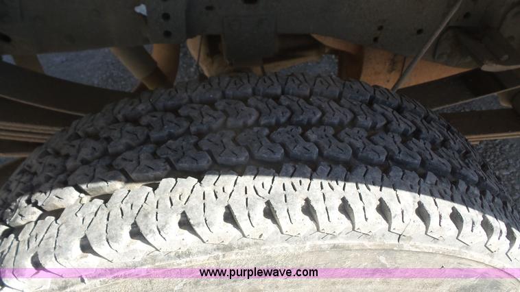 image for item J4711 2001 Ford F250 Super Duty Crew Cab pickup truck