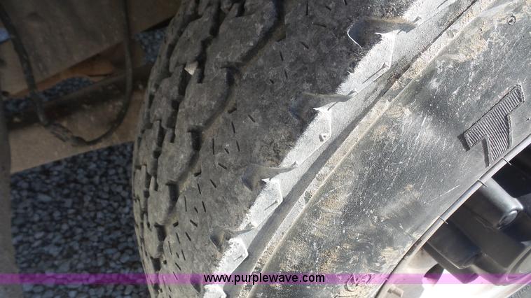 image for item J4711 2001 Ford F250 Super Duty Crew Cab pickup truck