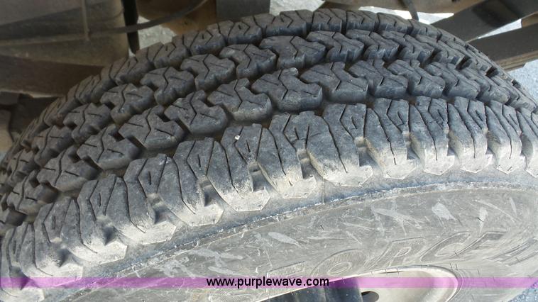 image for item J4711 2001 Ford F250 Super Duty Crew Cab pickup truck