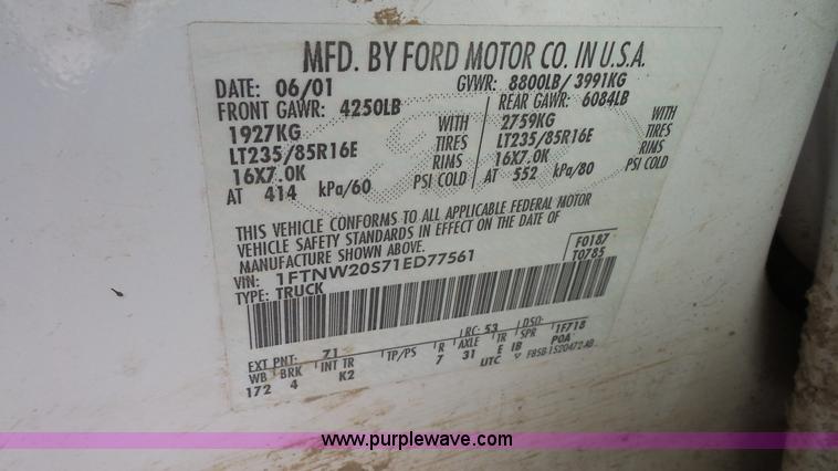 image for item J4711 2001 Ford F250 Super Duty Crew Cab pickup truck