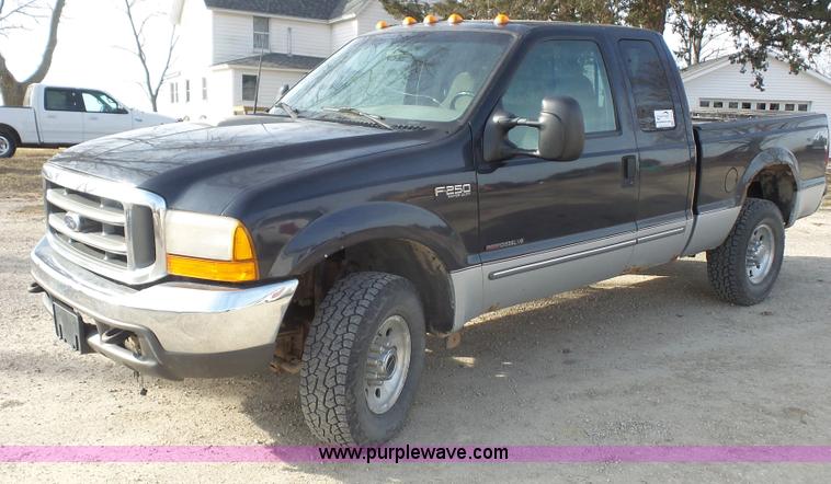 image for item J4714 2000 Ford F250 Super Duty SuperCab pickup truck