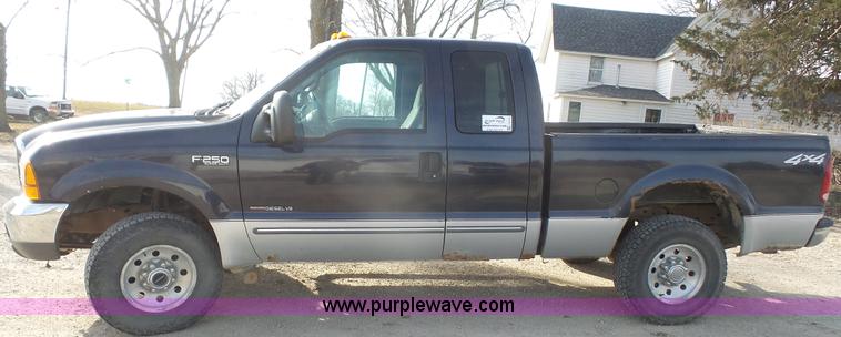 image for item J4714 2000 Ford F250 Super Duty SuperCab pickup truck