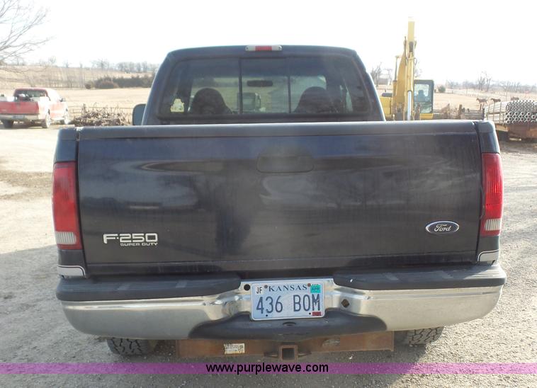 image for item J4714 2000 Ford F250 Super Duty SuperCab pickup truck