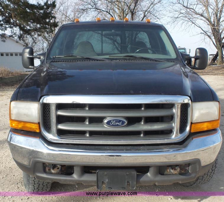 image for item J4714 2000 Ford F250 Super Duty SuperCab pickup truck