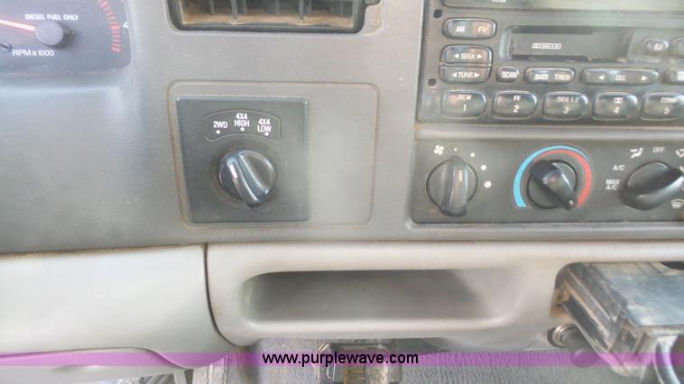 image for item J4714 2000 Ford F250 Super Duty SuperCab pickup truck