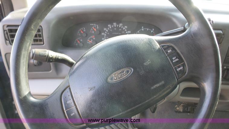 image for item J4714 2000 Ford F250 Super Duty SuperCab pickup truck