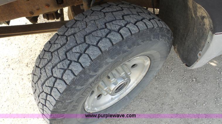 image for item J4714 2000 Ford F250 Super Duty SuperCab pickup truck