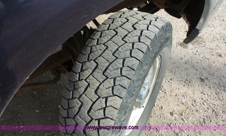 image for item J4714 2000 Ford F250 Super Duty SuperCab pickup truck