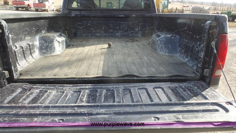 image for item J4714 2000 Ford F250 Super Duty SuperCab pickup truck