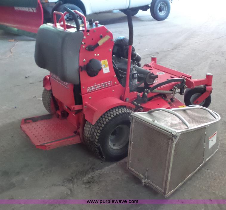 image for item J4725 2013 Gravely Pro Stance 61 lawn mower