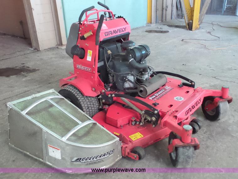 image for item J4725 2013 Gravely Pro Stance 61 lawn mower