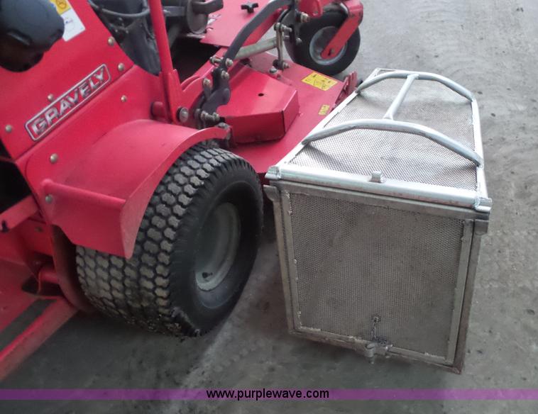 image for item J4725 2013 Gravely Pro Stance 61 lawn mower