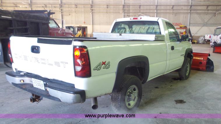 image for item J4734 2006 Chevrolet Silverado 2500HD pickup truck