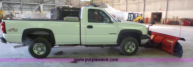 image for item J4734 2006 Chevrolet Silverado 2500HD pickup truck