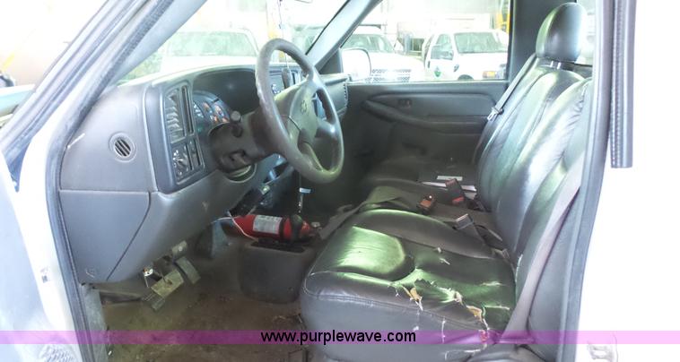 image for item J4734 2006 Chevrolet Silverado 2500HD pickup truck