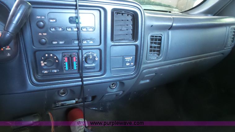 image for item J4734 2006 Chevrolet Silverado 2500HD pickup truck