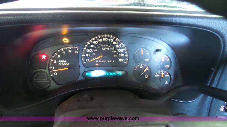 image for item J4734 2006 Chevrolet Silverado 2500HD pickup truck